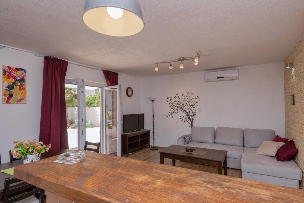 Apartments Priko Stari Grad  Exterior photo