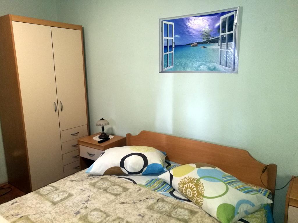 Apartments Priko Stari Grad  Exterior photo